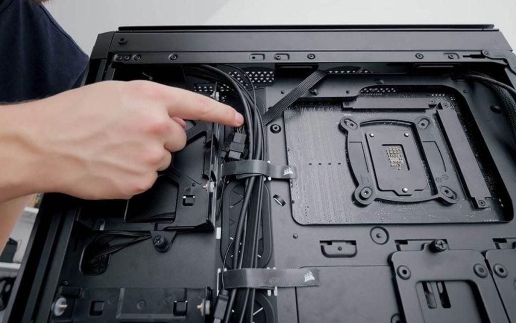 Cable Management Pada Casing Pc Gaming